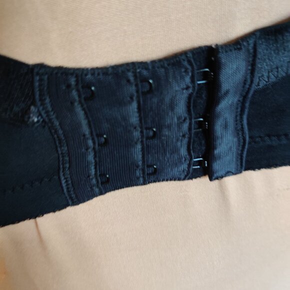 Triumph Formfit Womens Bra Full Figure Support Black Lace Size AU 14F US 36F - Picture 4 of 5